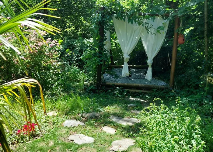 Insolite - Nuit A La Belle Etoile Dans Gazebo Thai Pres De La Riviere * Les Plantiers